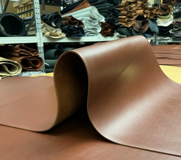 Кожа Ременная Коричневая, с финишем, 3,5+ мм, средний размер 180-200 дм²